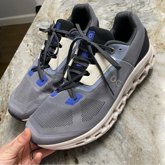On Running Cloudstratus Men’s size 13 Sneakers, Fossil/Midnigh main image 4